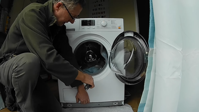 Comparing DIY and Professional Washing Machine Repair
